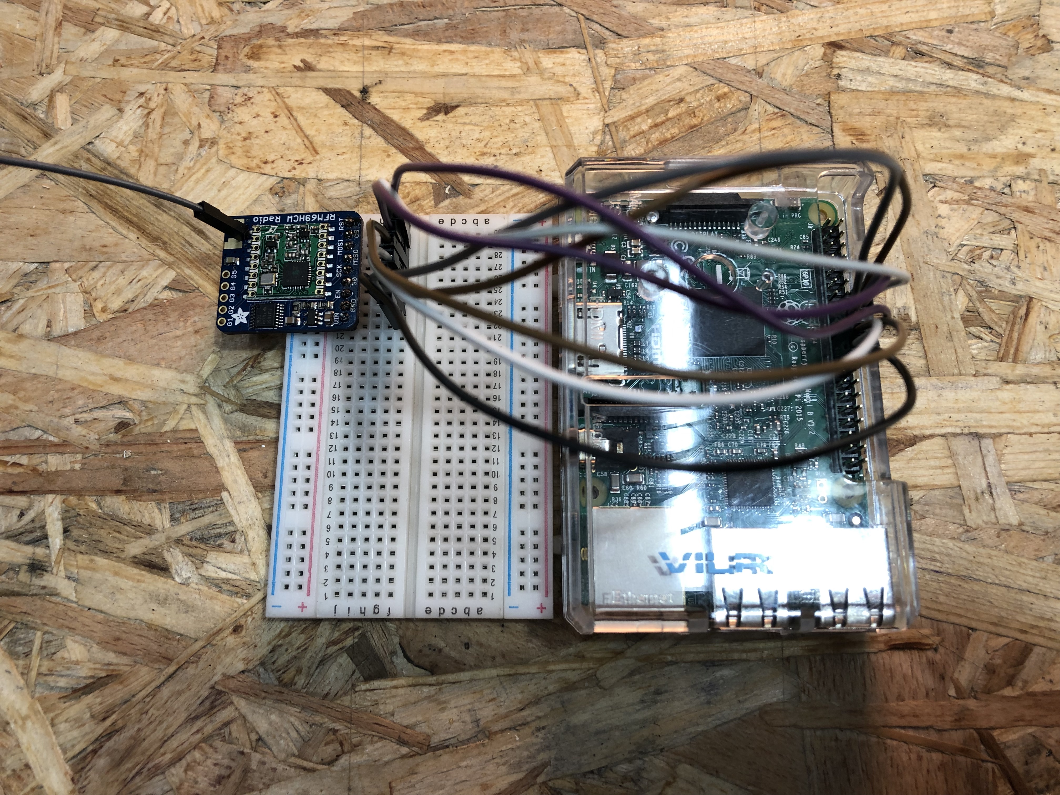 Picture of RPI0WH with FM69HCW connected via breadboard
